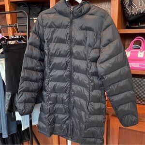 Amazon Essentials Women's Dark Puffer Coat with hood, size large